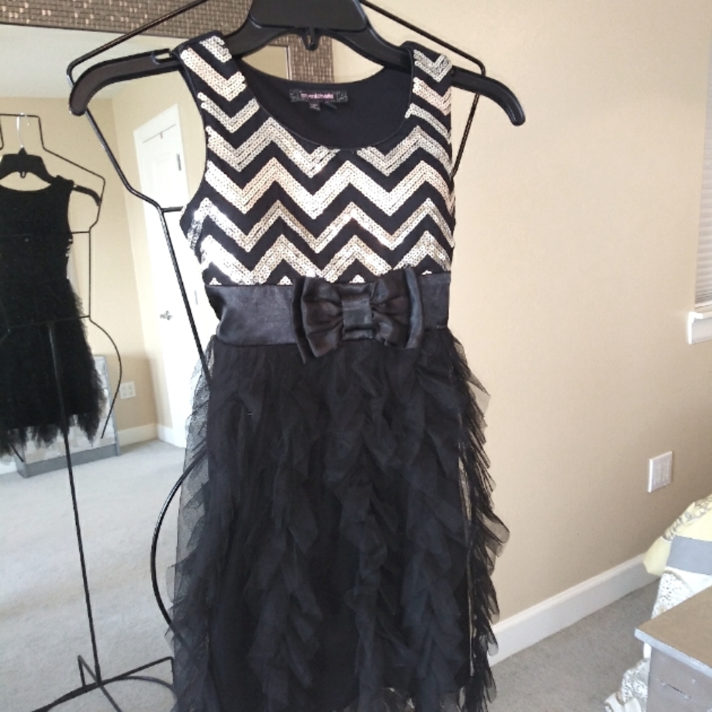 Girl's party dress